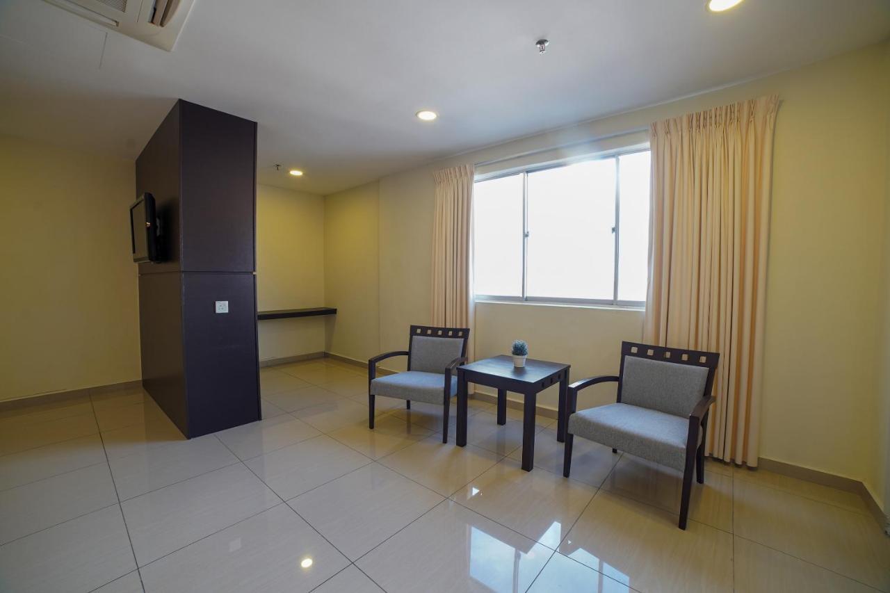 Oyo 89531 Villa Hotel Segamat Zewnętrze zdjęcie