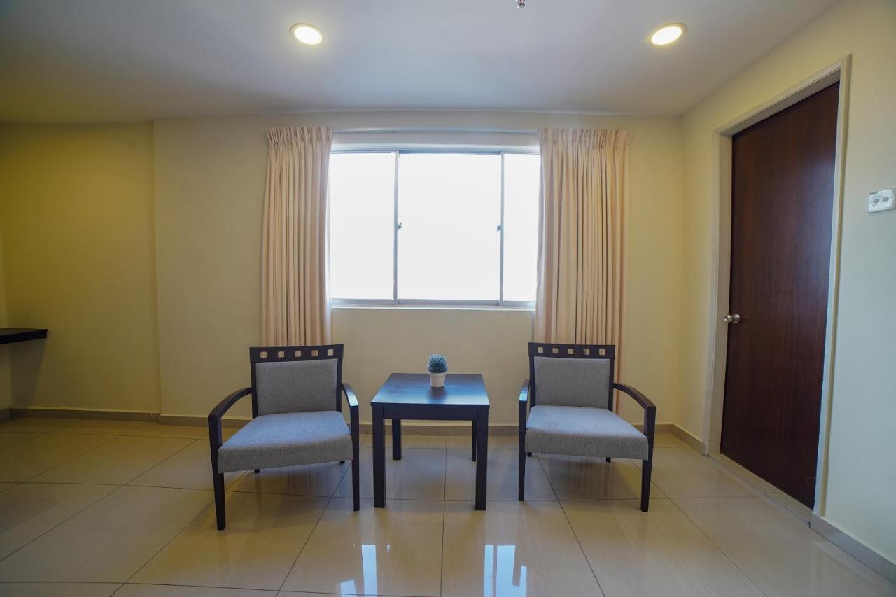 Oyo 89531 Villa Hotel Segamat Zewnętrze zdjęcie