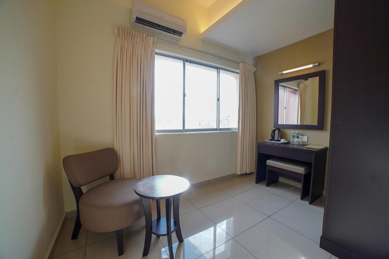 Oyo 89531 Villa Hotel Segamat Zewnętrze zdjęcie