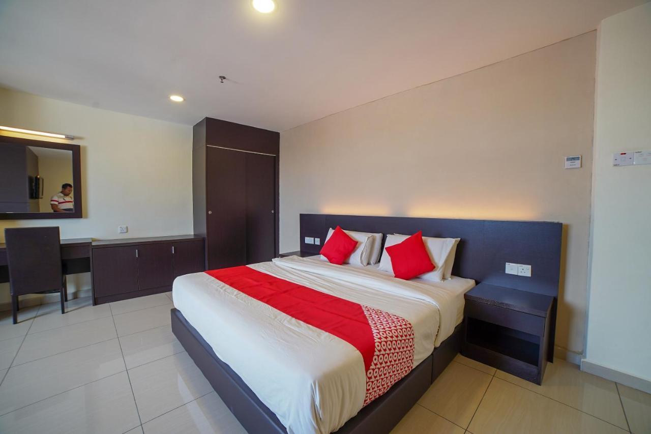 Oyo 89531 Villa Hotel Segamat Zewnętrze zdjęcie