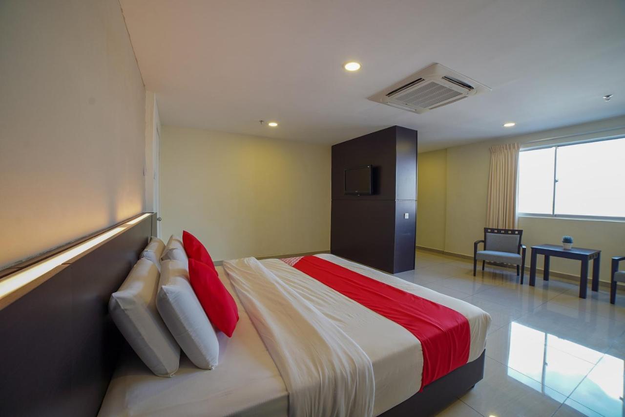 Oyo 89531 Villa Hotel Segamat Zewnętrze zdjęcie