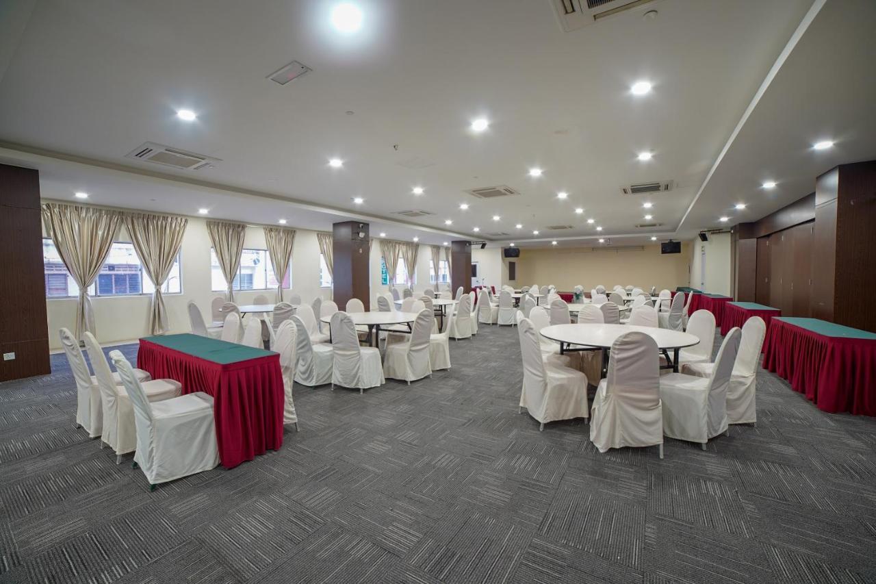 Oyo 89531 Villa Hotel Segamat Zewnętrze zdjęcie
