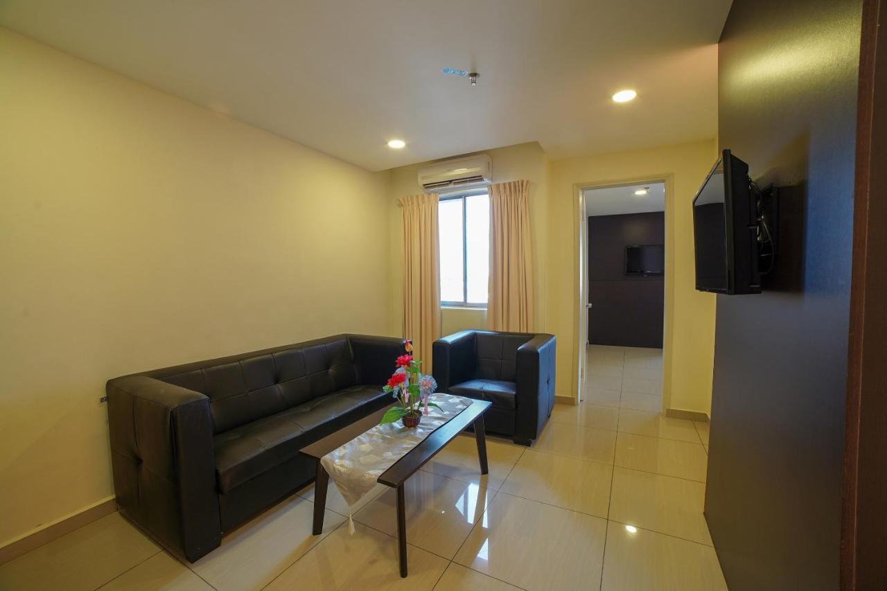 Oyo 89531 Villa Hotel Segamat Zewnętrze zdjęcie