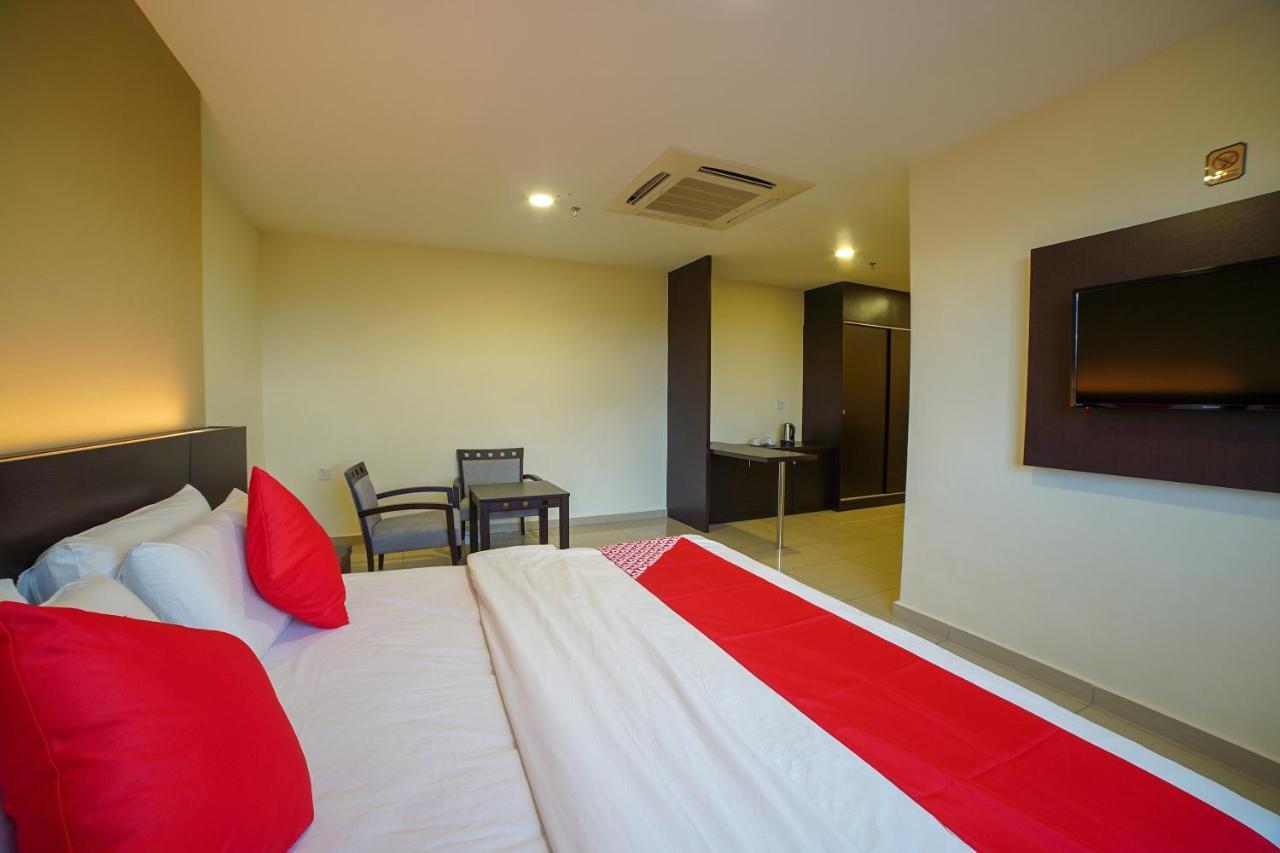 Oyo 89531 Villa Hotel Segamat Zewnętrze zdjęcie