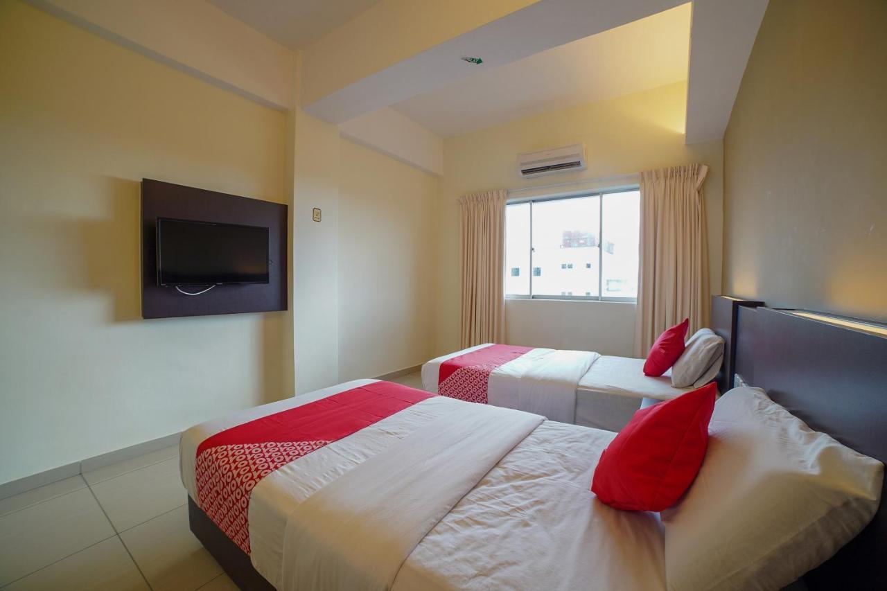 Oyo 89531 Villa Hotel Segamat Zewnętrze zdjęcie