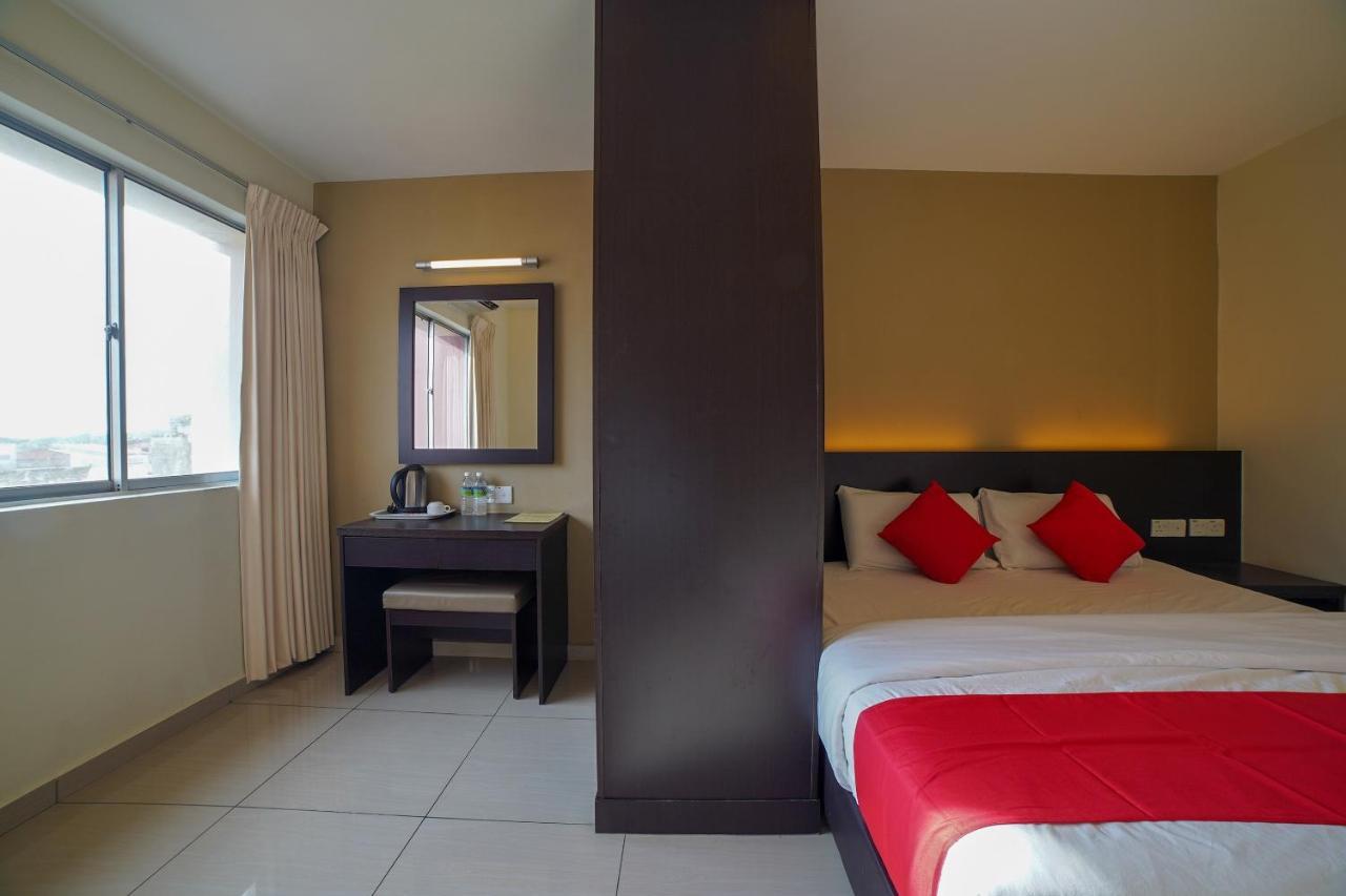 Oyo 89531 Villa Hotel Segamat Zewnętrze zdjęcie