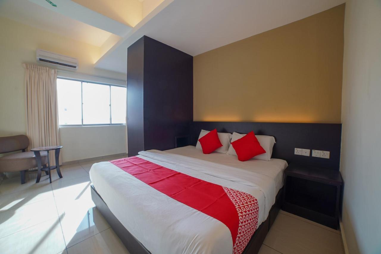Oyo 89531 Villa Hotel Segamat Zewnętrze zdjęcie