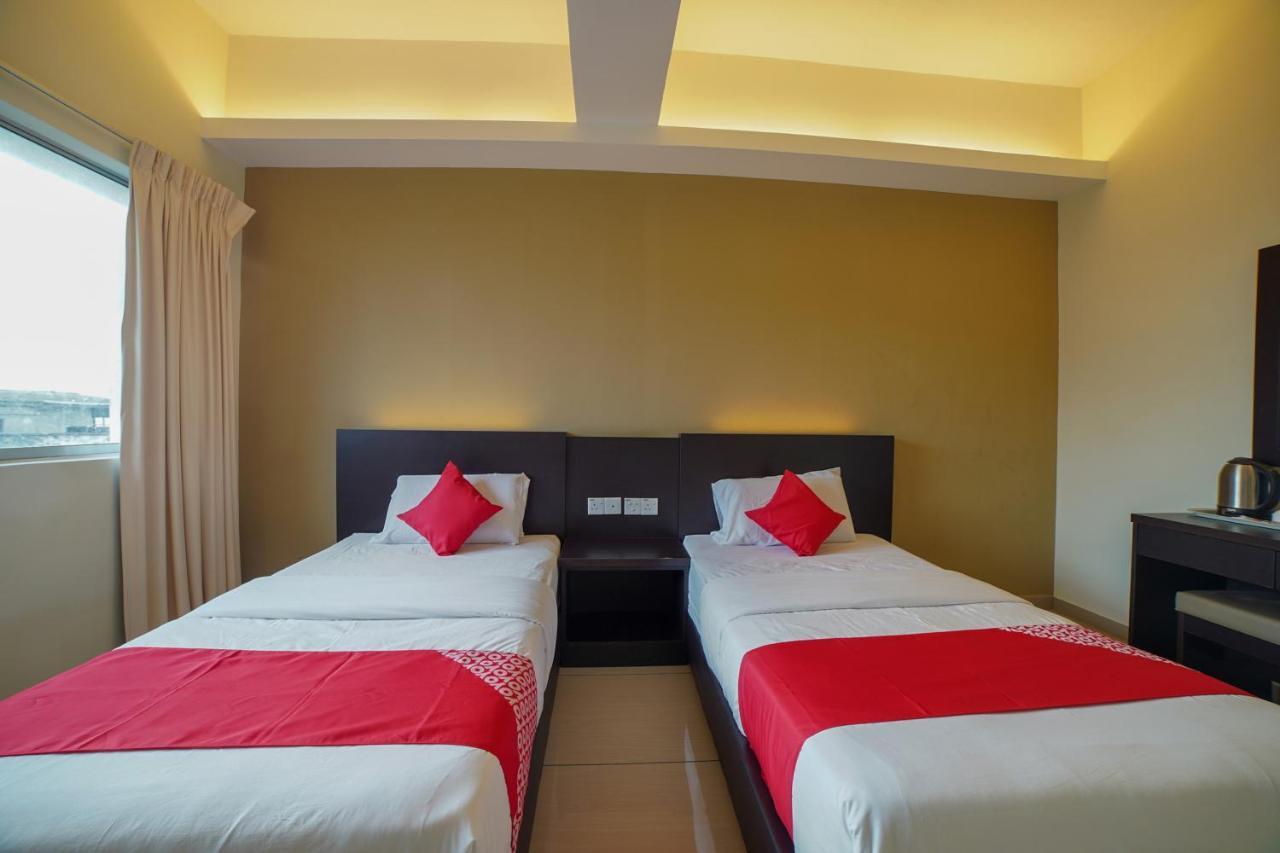 Oyo 89531 Villa Hotel Segamat Zewnętrze zdjęcie